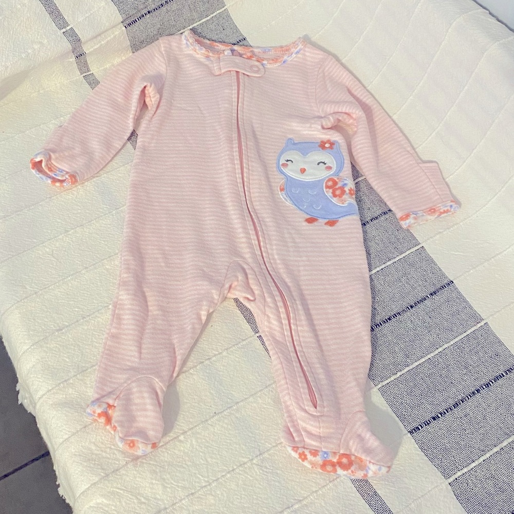 Carter’s footed pijama 💜